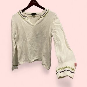 Cute creamy cotton Eddie Bauer knit v-notch embroidered trim sweater